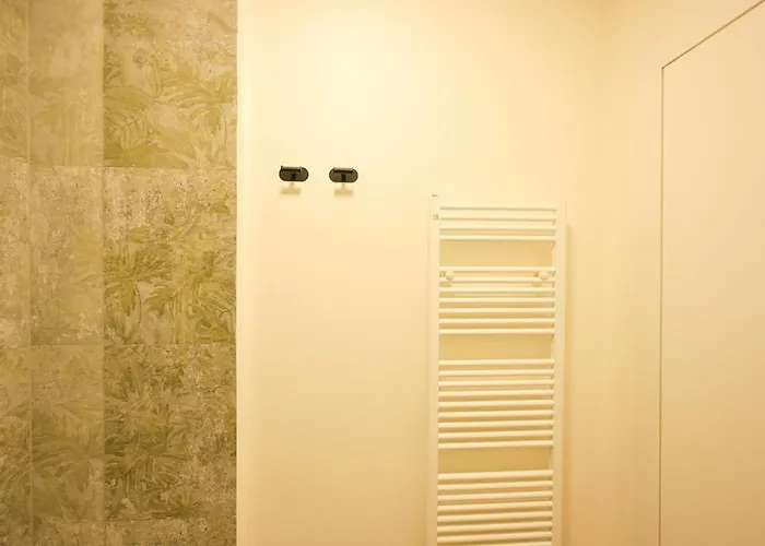 2 Min From Station And With Wifi And Ac * Como