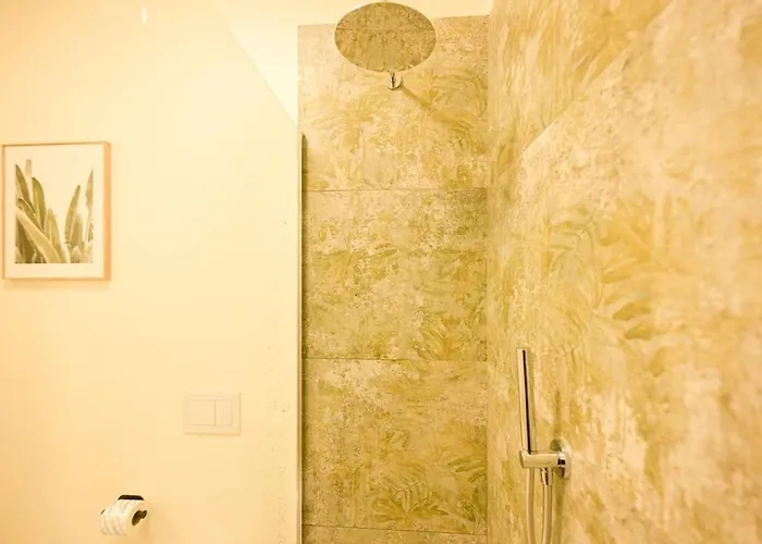 2 Min From Station And With Wifi And Ac * Como