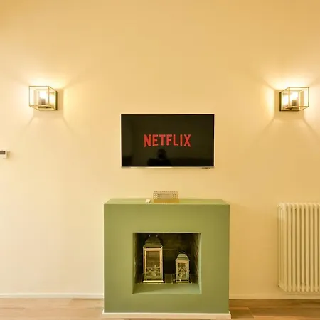 2 Min From Station And With Wifi And Ac * Como