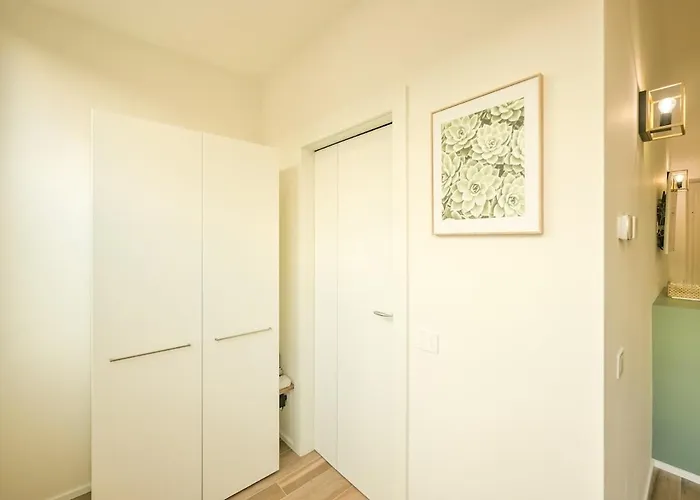 2 Min From Station And With Wifi And Ac * Como